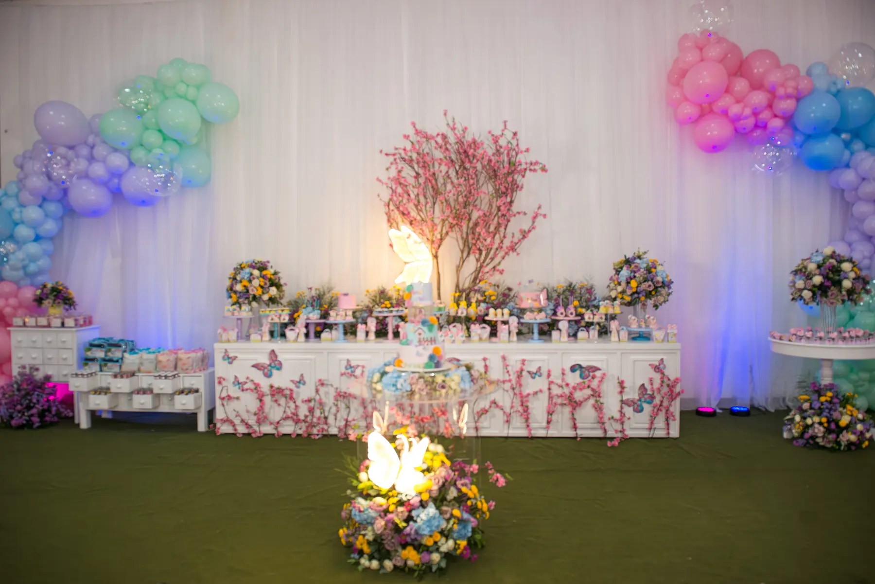 Decoração da festa de Heloisa no Carmélia Recepções
