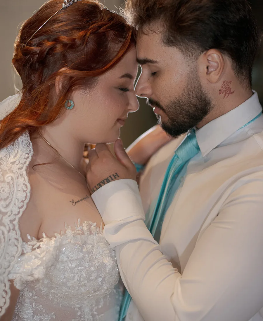 Noivos durante cerimônia de casamento em Caruaru registrados pela Memorize Fotografia e Eventos.