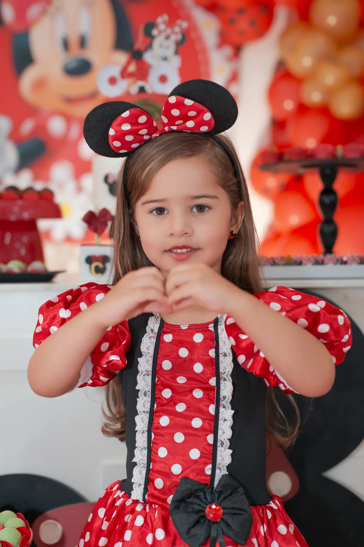 Retrato de criança em festa infantil temática em Caruaru